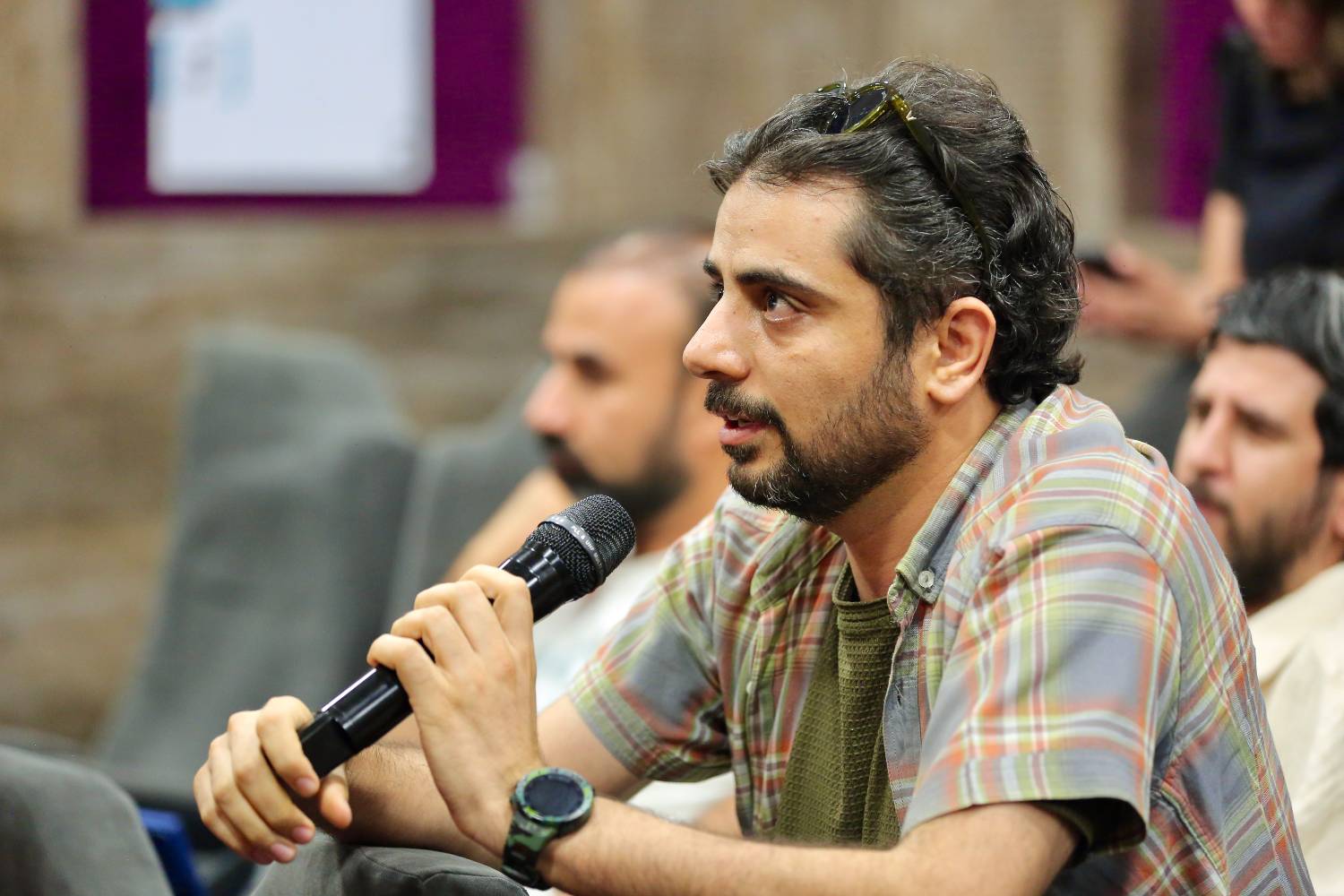 نمایش مستند «بدون ایرج» ساخته بهمن کیارستمی