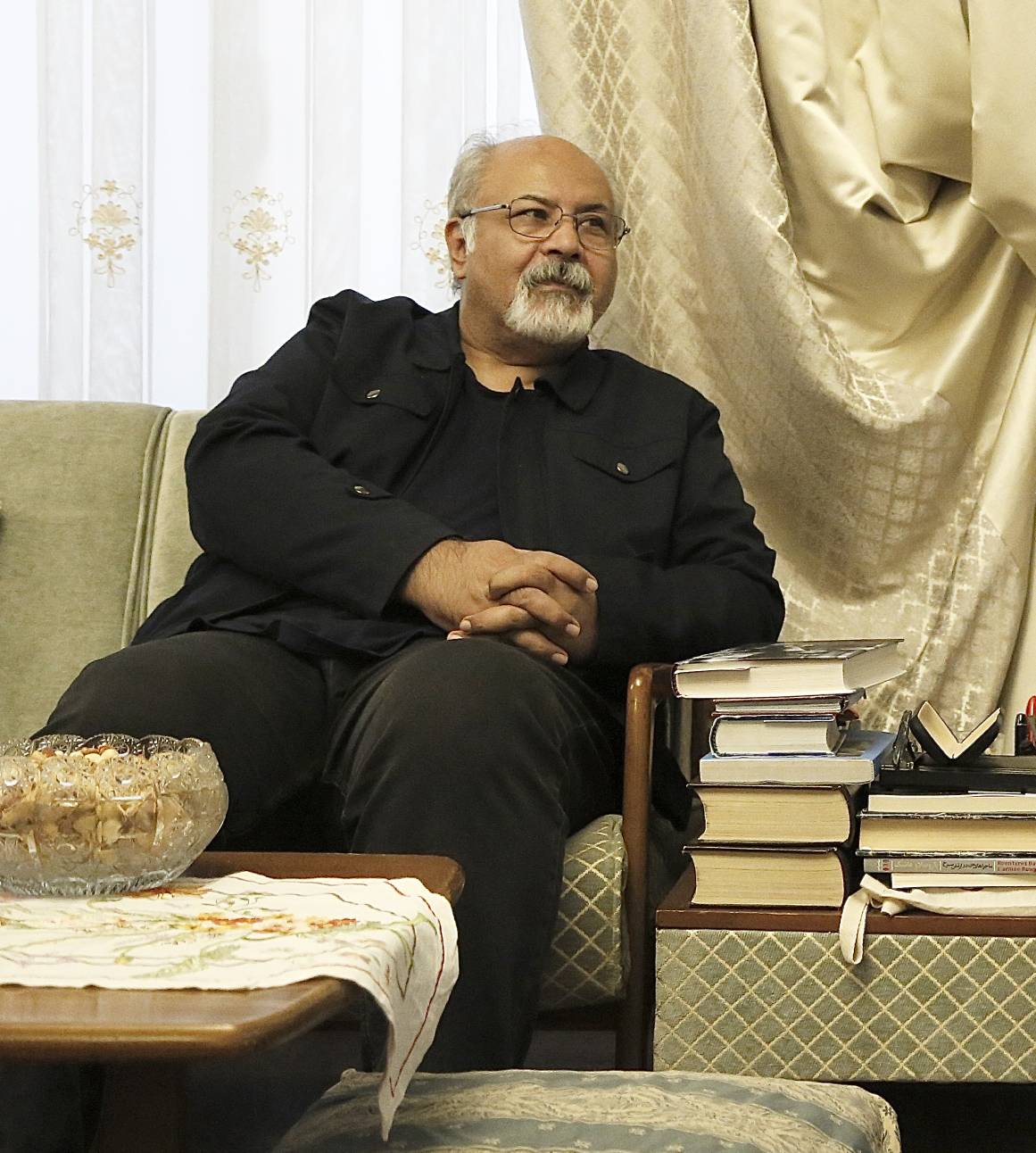 عیادت مدیرعامل و اعضای هیات رئیسه خانه سینما از علی نصیریان