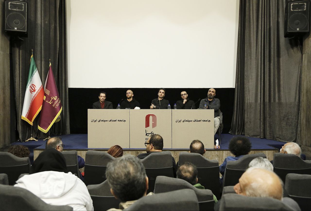 مستندسازان در خانه سینما به تماشای فیلم «میراث» به کارگردانی محمد نجفی و تهیه کنندگی محسن استادعلی نشستند