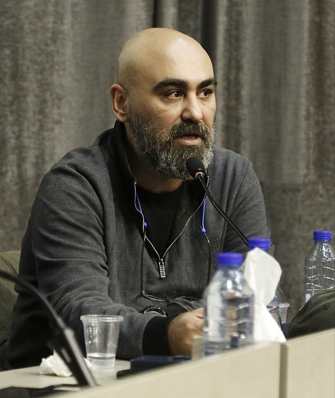 مستندسازان در خانه سینما به تماشای فیلم «میراث» به کارگردانی محمد نجفی و تهیه کنندگی محسن استادعلی نشستند
